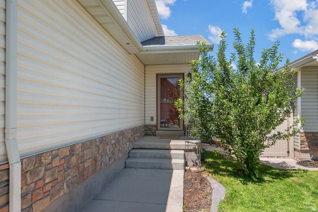 1687 E DOWNWATER ST, Eagle Mountain, UT 84005