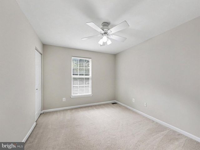 5641 EPPES ISLAND PL, Manassas, VA 20112