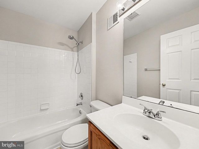 5641 EPPES ISLAND PL, Manassas, VA 20112
