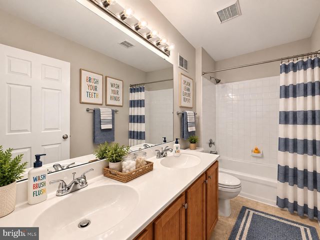 5641 EPPES ISLAND PL, Manassas, VA 20112