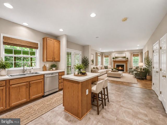 5641 EPPES ISLAND PL, Manassas, VA 20112