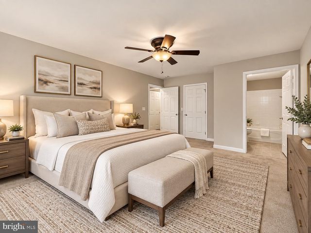 5641 EPPES ISLAND PL, Manassas, VA 20112