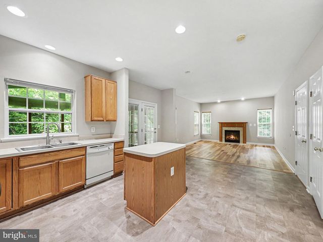 5641 EPPES ISLAND PL, Manassas, VA 20112