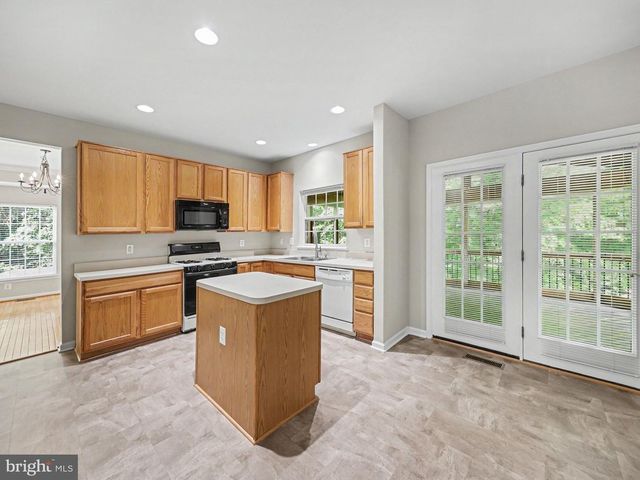 5641 EPPES ISLAND PL, Manassas, VA 20112