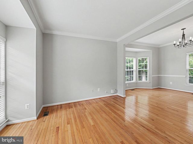 5641 EPPES ISLAND PL, Manassas, VA 20112