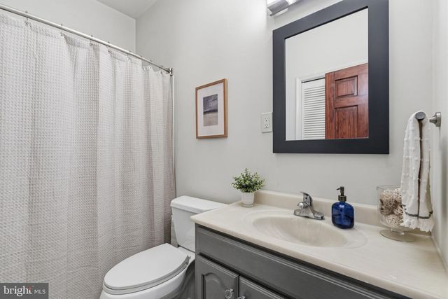812 LONGWOOD AVE, Cherry Hill, NJ 08002