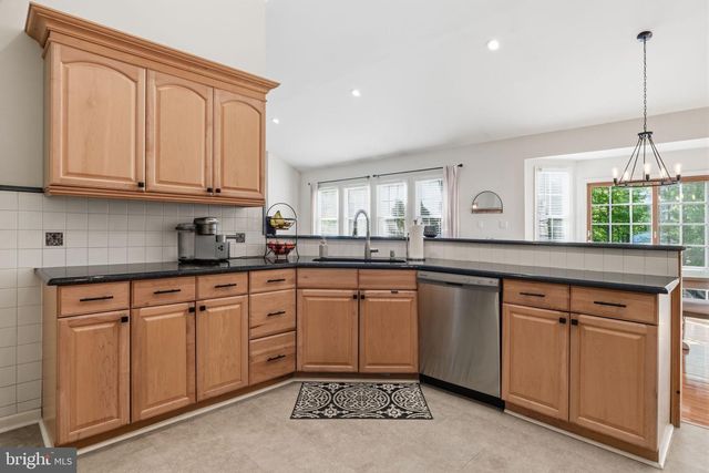 812 LONGWOOD AVE, Cherry Hill, NJ 08002