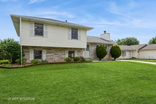 1700 Cumberland Drive, Plainfield, IL 60586