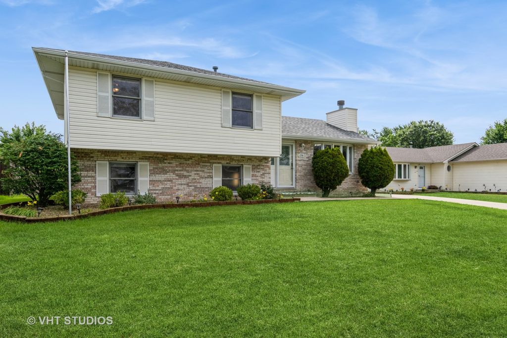 1700 Cumberland Drive, Plainfield, IL 60586