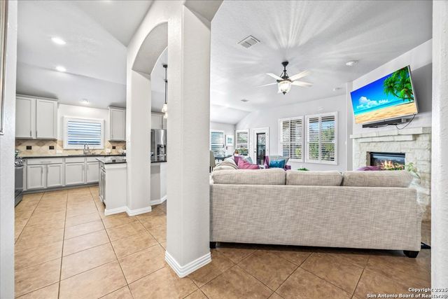 2711 Trinity Glade, San Antonio, TX 78261