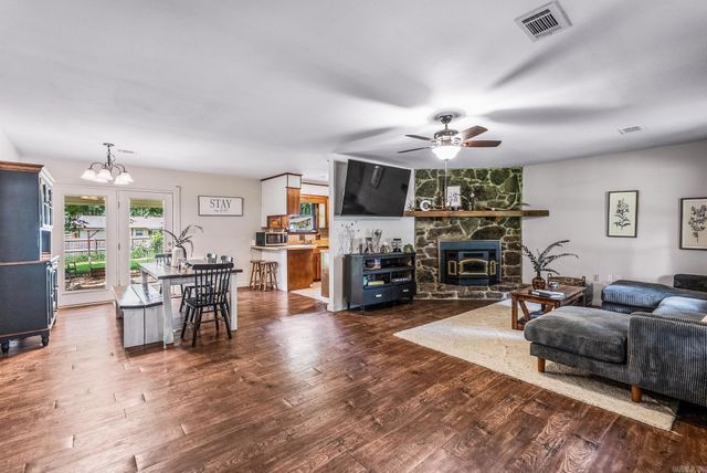 10 Ruth Drive, Conway, AR 72032
