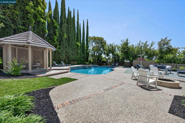 3187 Blackhawk Meadow Dr, Danville, CA 94506
