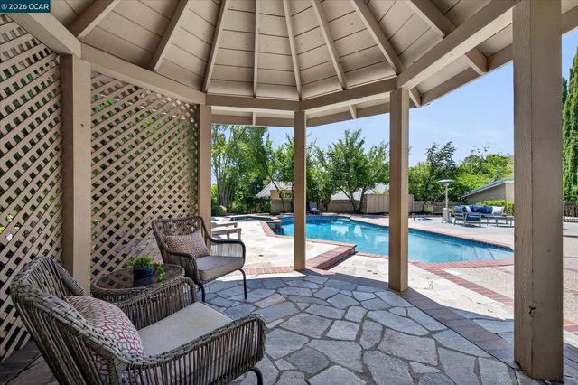 3187 Blackhawk Meadow Dr, Danville, CA 94506