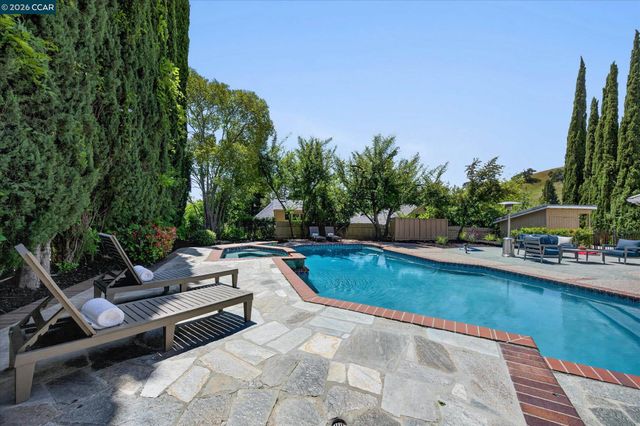 3187 Blackhawk Meadow Dr, Danville, CA 94506