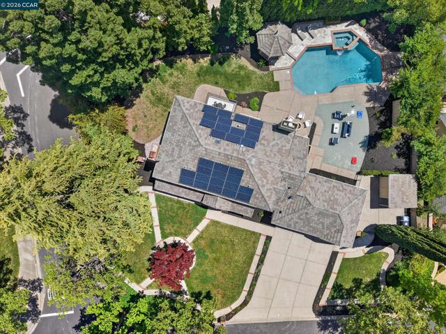 3187 Blackhawk Meadow Dr, Danville, CA 94506