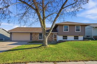 1421 39th street PlCE, Marion, IA 52302