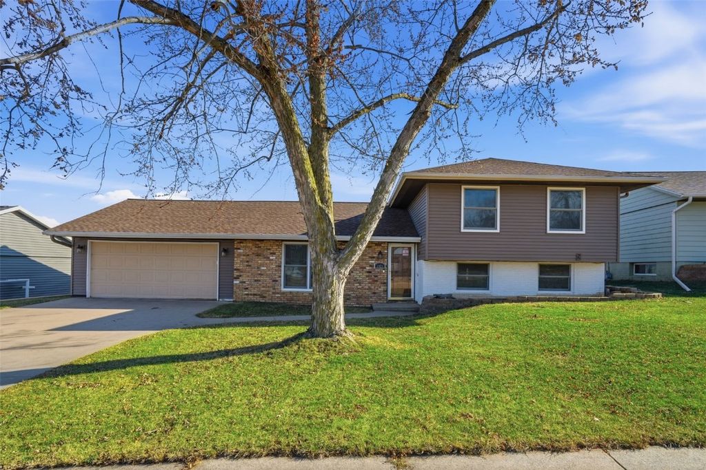 1421 39th street PlCE, Marion, IA 52302