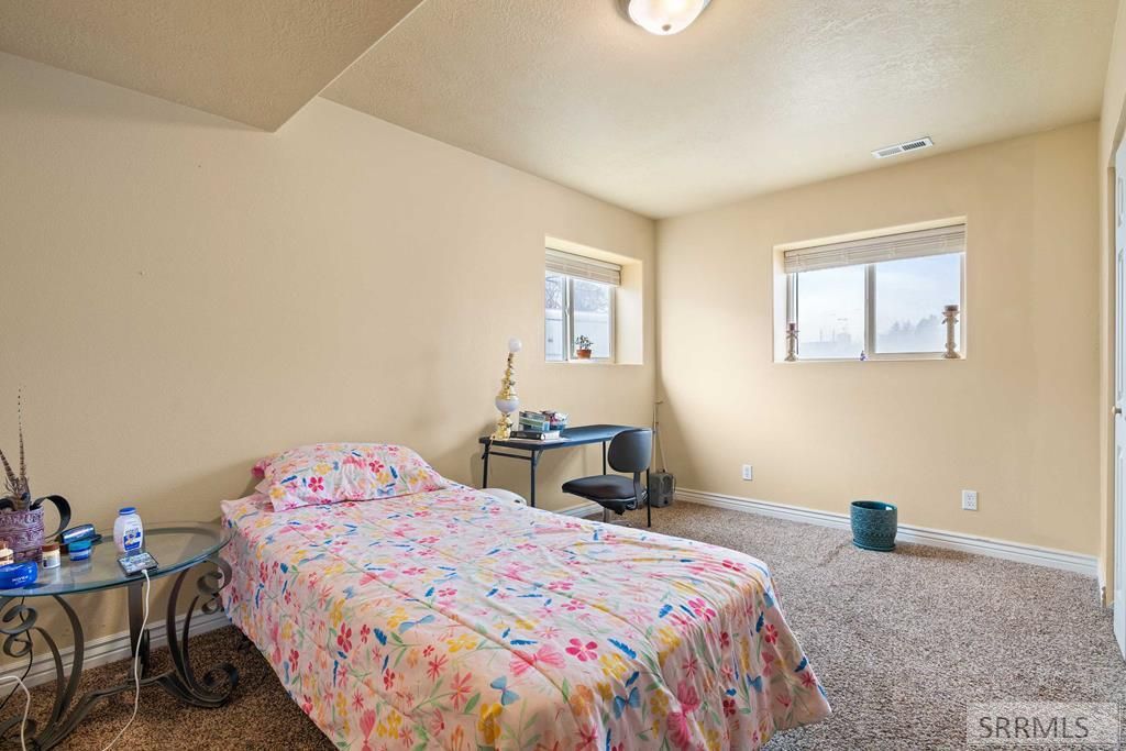 Image 15 of property listing at 1007 Falls Avenue, American Falls, ID 83211