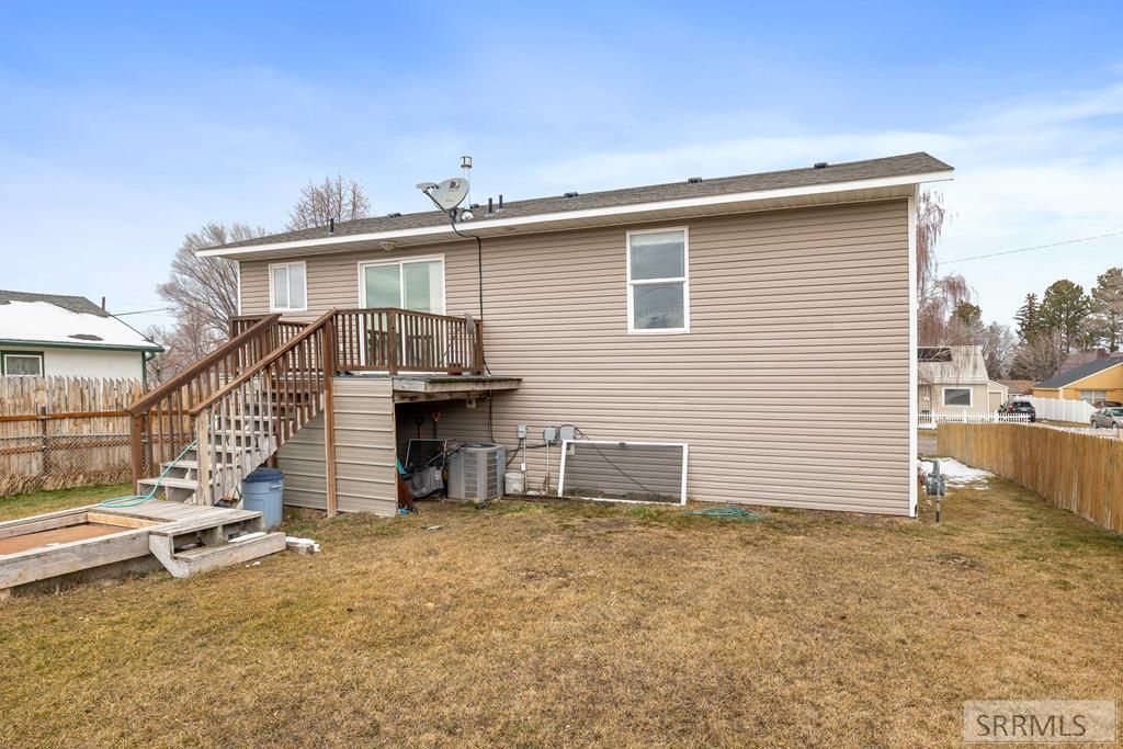 Image 21 of property listing at 1007 Falls Avenue, American Falls, ID 83211