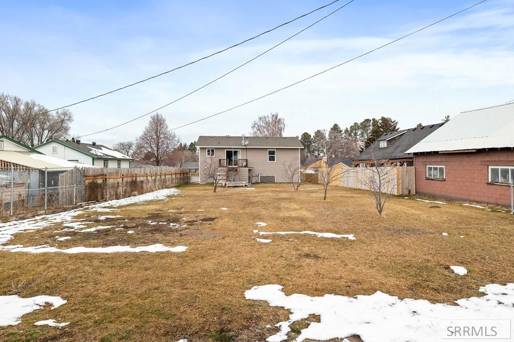 Image 22 of property listing at 1007 Falls Avenue, American Falls, ID 83211