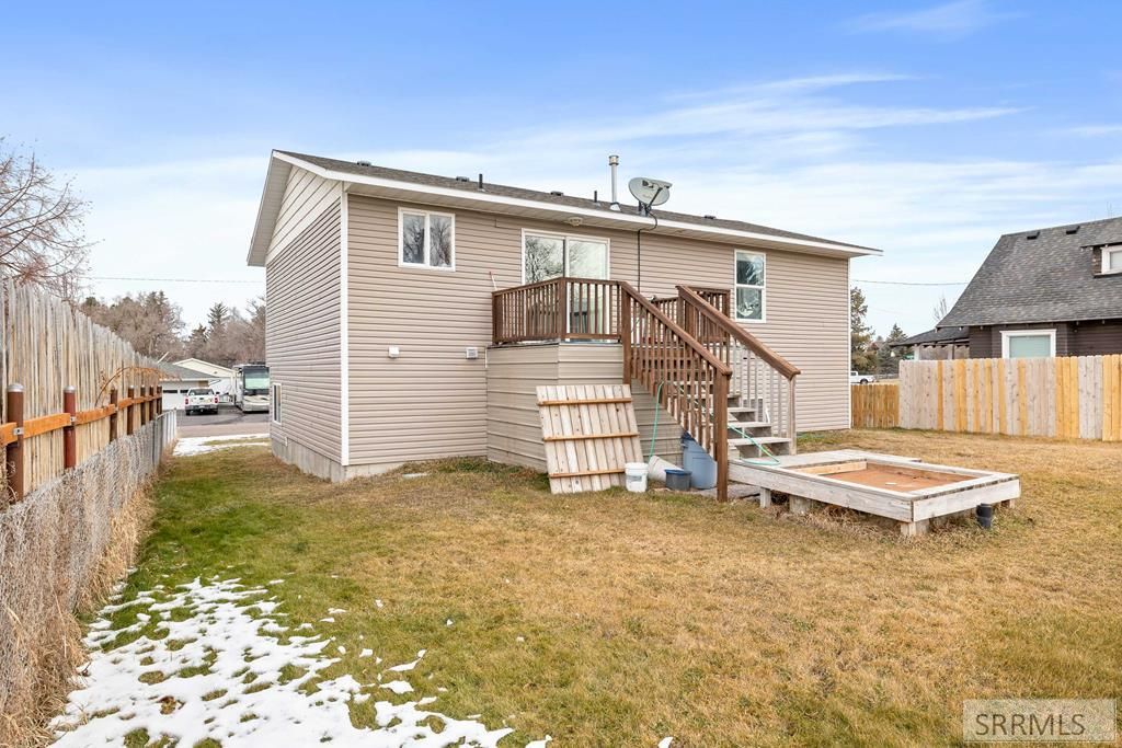 Image 23 of property listing at 1007 Falls Avenue, American Falls, ID 83211