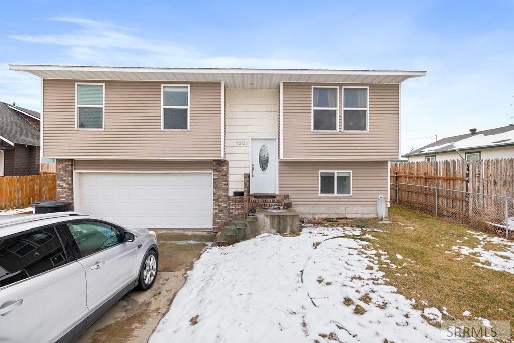 Image 25 of property listing at 1007 Falls Avenue, American Falls, ID 83211