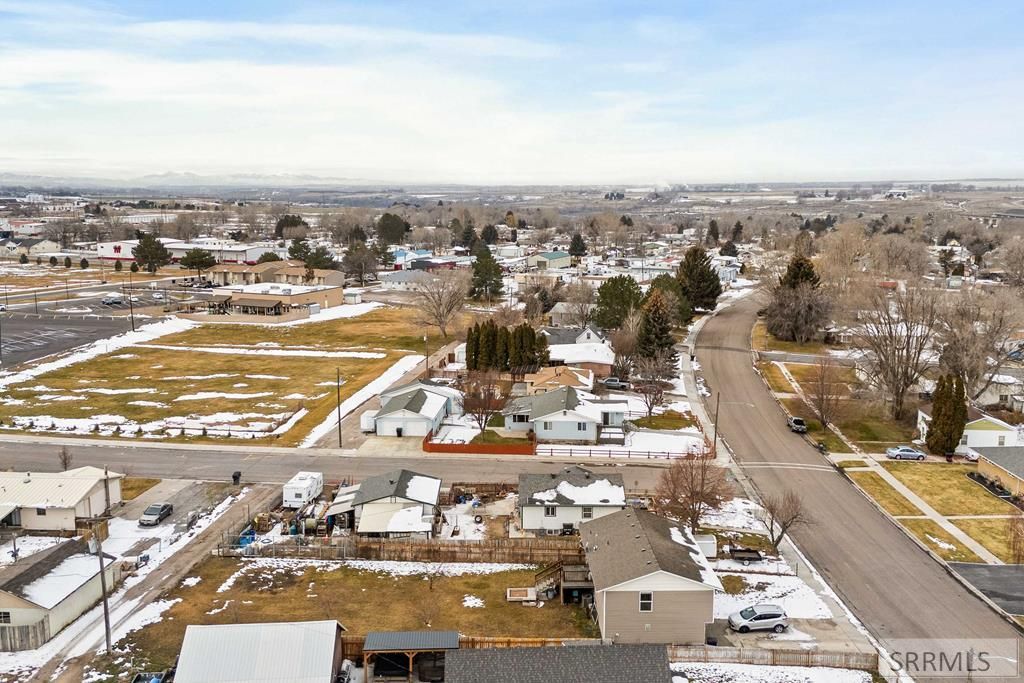 Image 27 of property listing at 1007 Falls Avenue, American Falls, ID 83211