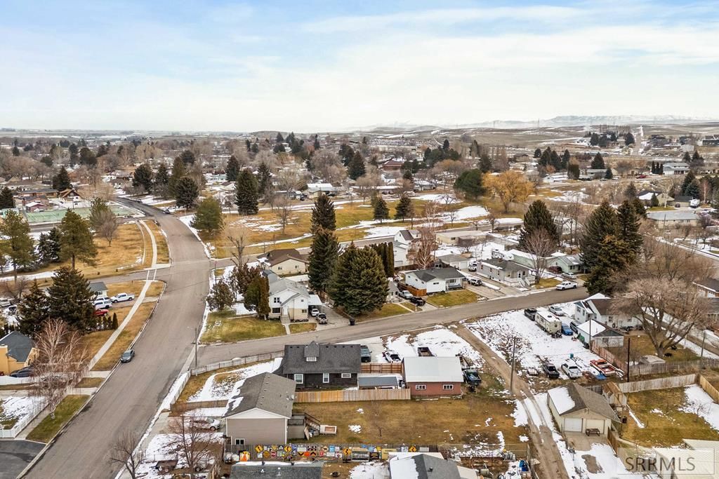 Image 29 of property listing at 1007 Falls Avenue, American Falls, ID 83211