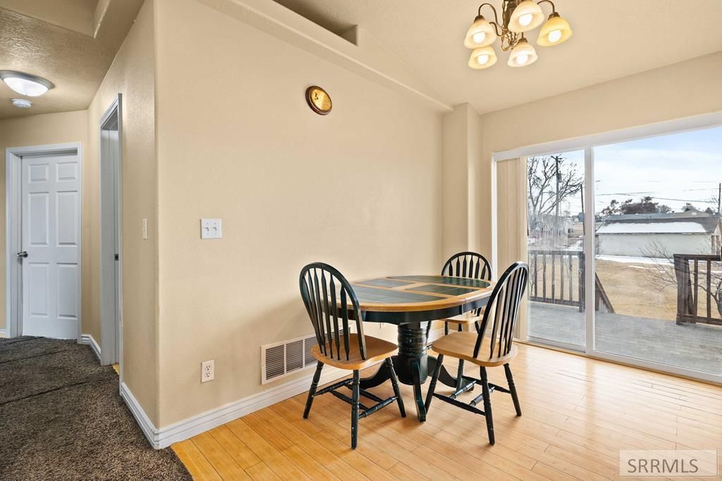 Image 9 of property listing at 1007 Falls Avenue, American Falls, ID 83211