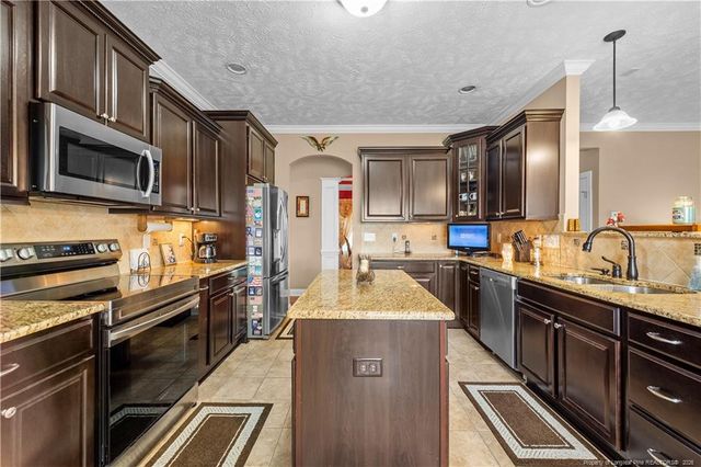 605 Oakridge Drive, Raeford, NC 28376
