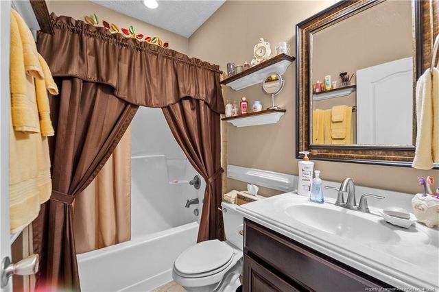 605 Oakridge Drive, Raeford, NC 28376