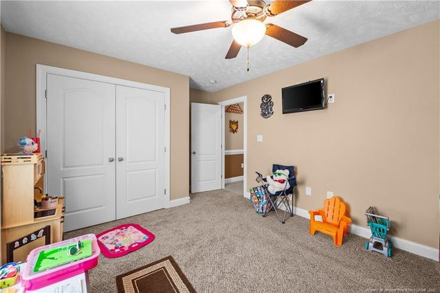 605 Oakridge Drive, Raeford, NC 28376