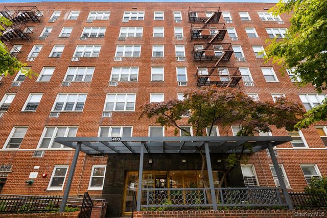400 E 17th Street 304, Brooklyn, NY 11226