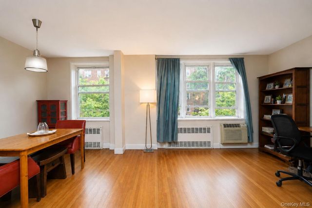 400 E 17th Street 304, Brooklyn, NY 11226