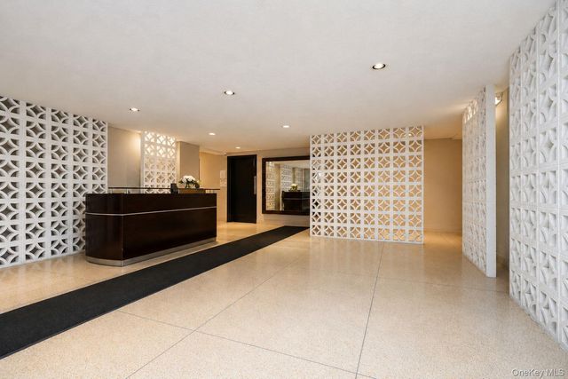 400 E 17th Street 304, Brooklyn, NY 11226