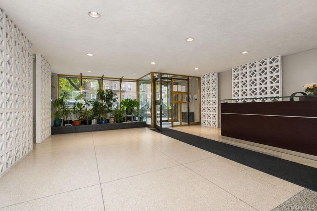 400 E 17th Street 304, Brooklyn, NY 11226