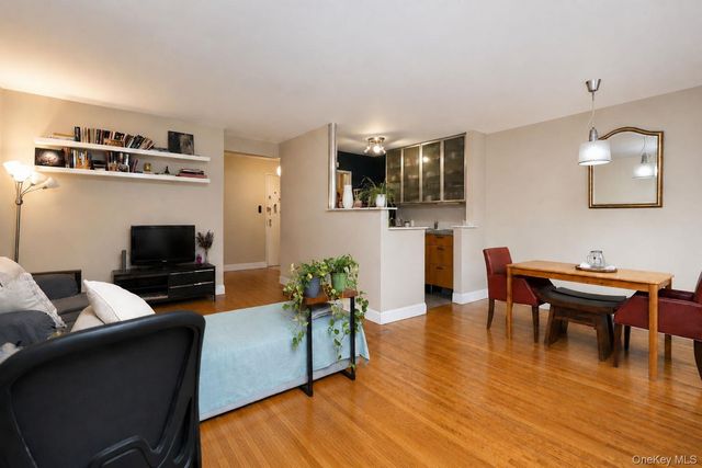 400 E 17th Street 304, Brooklyn, NY 11226