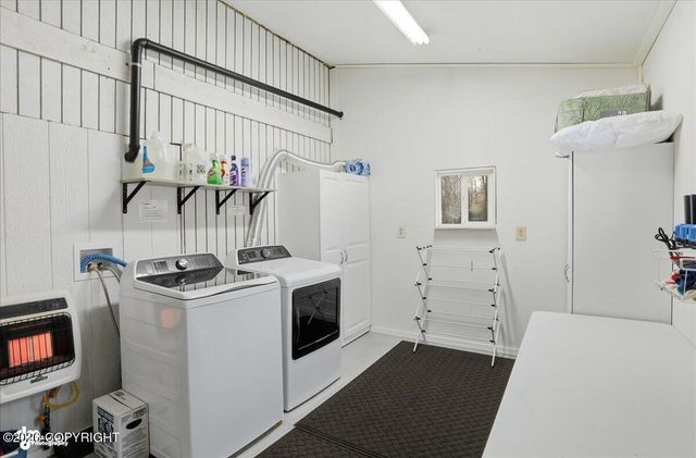 9000 N Palmer Fishhook Road, Palmer, AK 99645