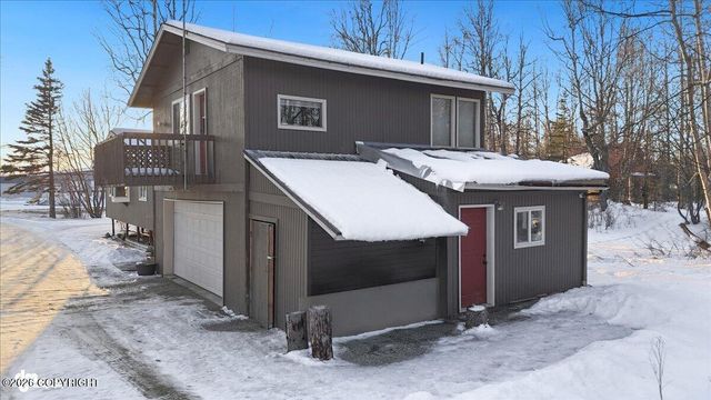 9000 N Palmer Fishhook Road, Palmer, AK 99645