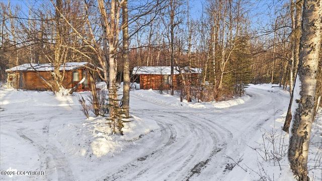 9000 N Palmer Fishhook Road, Palmer, AK 99645