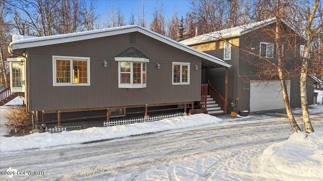 9000 N Palmer Fishhook Road, Palmer, AK 99645