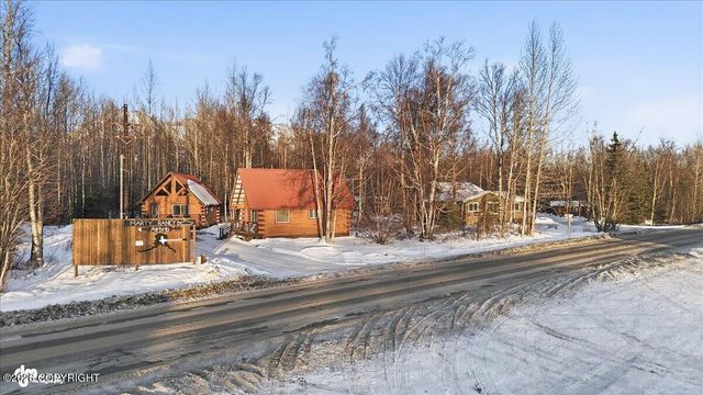 9000 N Palmer Fishhook Road, Palmer, AK 99645