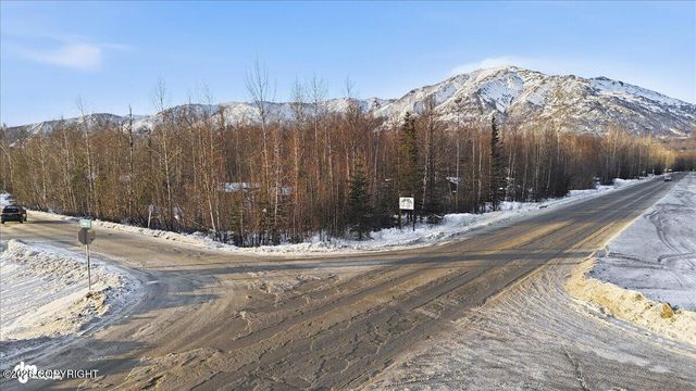 9000 N Palmer Fishhook Road, Palmer, AK 99645