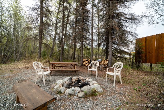 9000 N Palmer Fishhook Road, Palmer, AK 99645