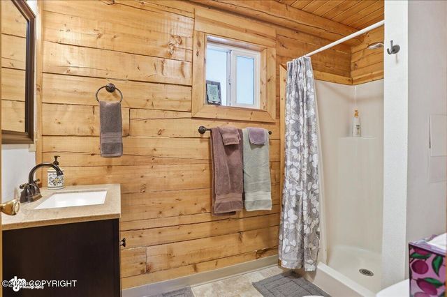 9000 N Palmer Fishhook Road, Palmer, AK 99645