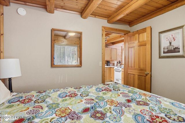 9000 N Palmer Fishhook Road, Palmer, AK 99645