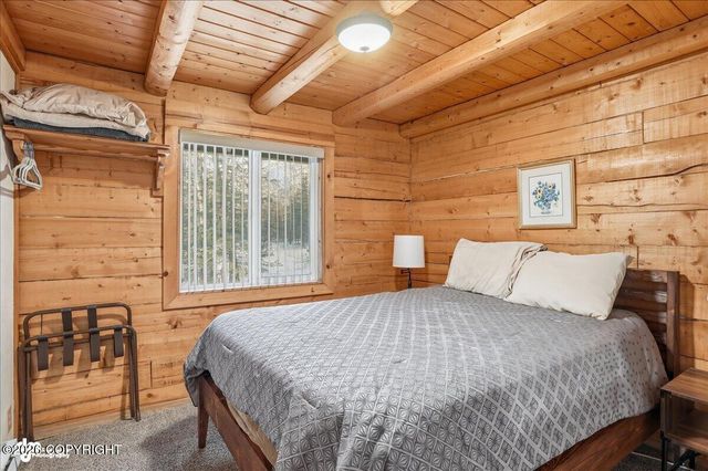 9000 N Palmer Fishhook Road, Palmer, AK 99645