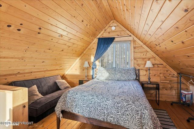 9000 N Palmer Fishhook Road, Palmer, AK 99645