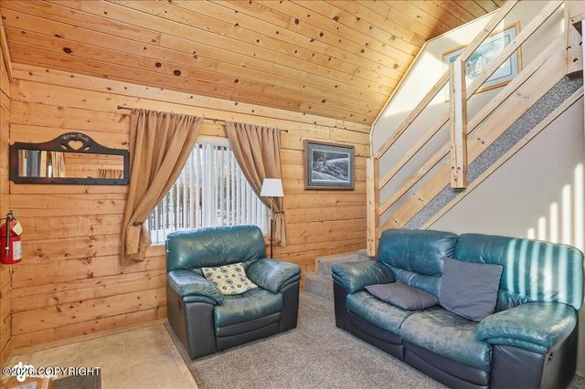 9000 N Palmer Fishhook Road, Palmer, AK 99645