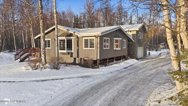 9000 N Palmer Fishhook Road, Palmer, AK 99645